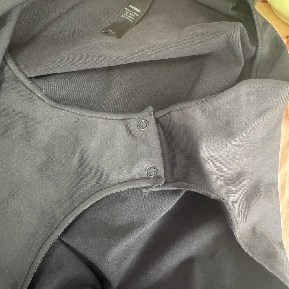 SKIMS Black Mock Neck Long Sleeve Bodysuit - Picture 3 of 8